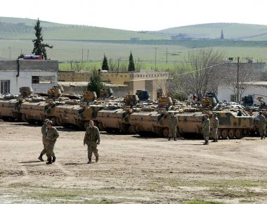 Ενισχύει τη στρατιωτική της παρουσία στη Συρία η Τουρκία - Νέα συνοδεία με βαρύ οπλισμό στο Ιντλίμπ